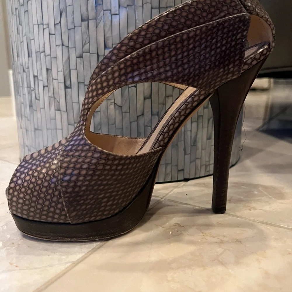 Authentic Fendi Heels (brown alligator skin) - Picture 3 of 7